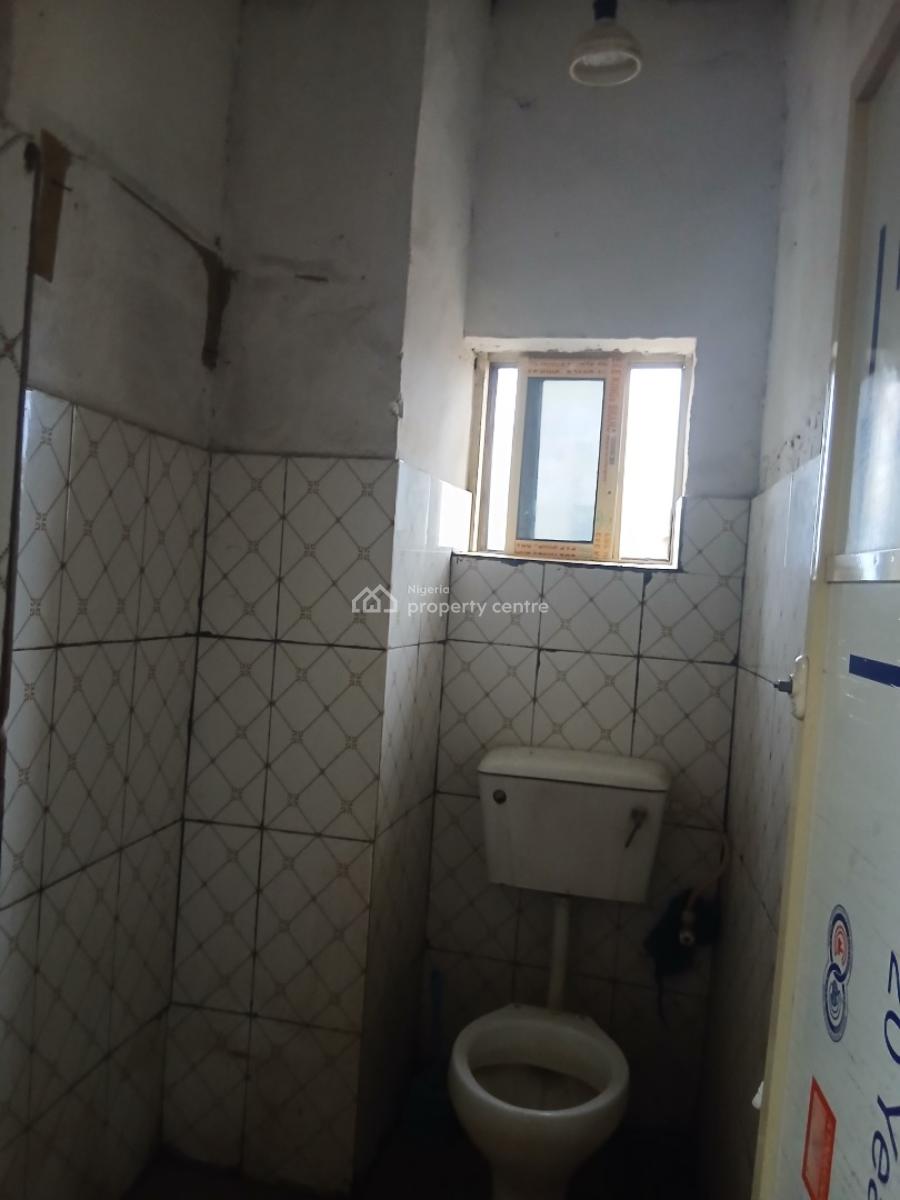 Decent Nice 2 Bedroom, Yaba, Lagos, Flat / Apartment for Rent
