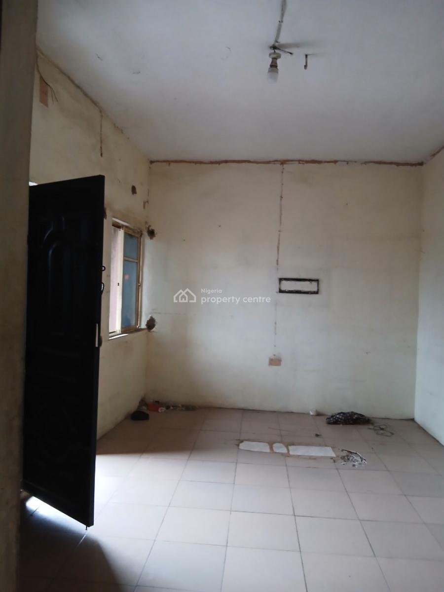 Decent Nice 2 Bedroom, Yaba, Lagos, Flat / Apartment for Rent