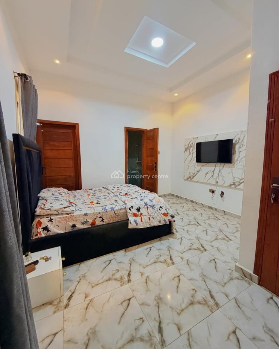 Spacious Furnished 2 Bedroom Terrace Duplex with Bq, Magodo, Lagos, Terraced Duplex for Sale