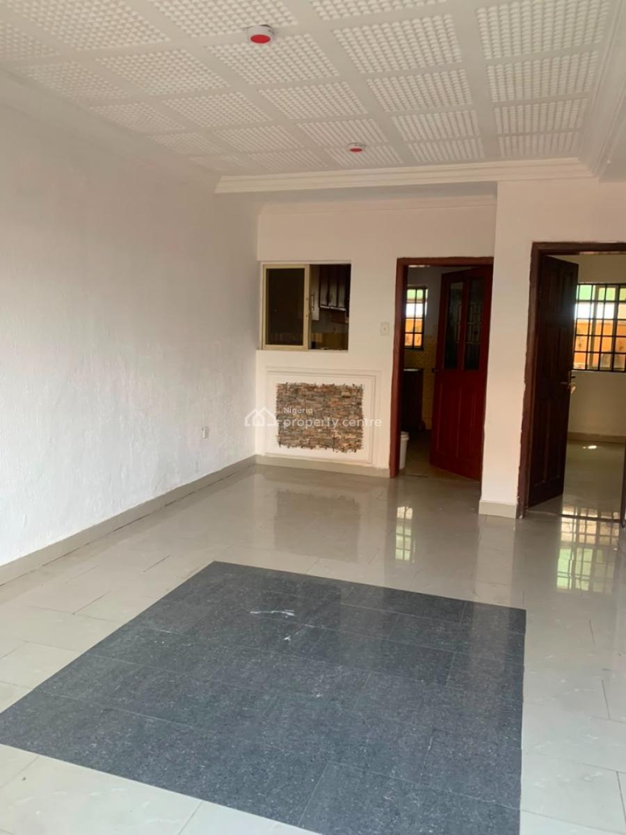 Spacious Luxury Shared Apartment with Excellent Features, Mobil Road, Ilaje, Ajah, Lagos, Flat / Apartment for Rent