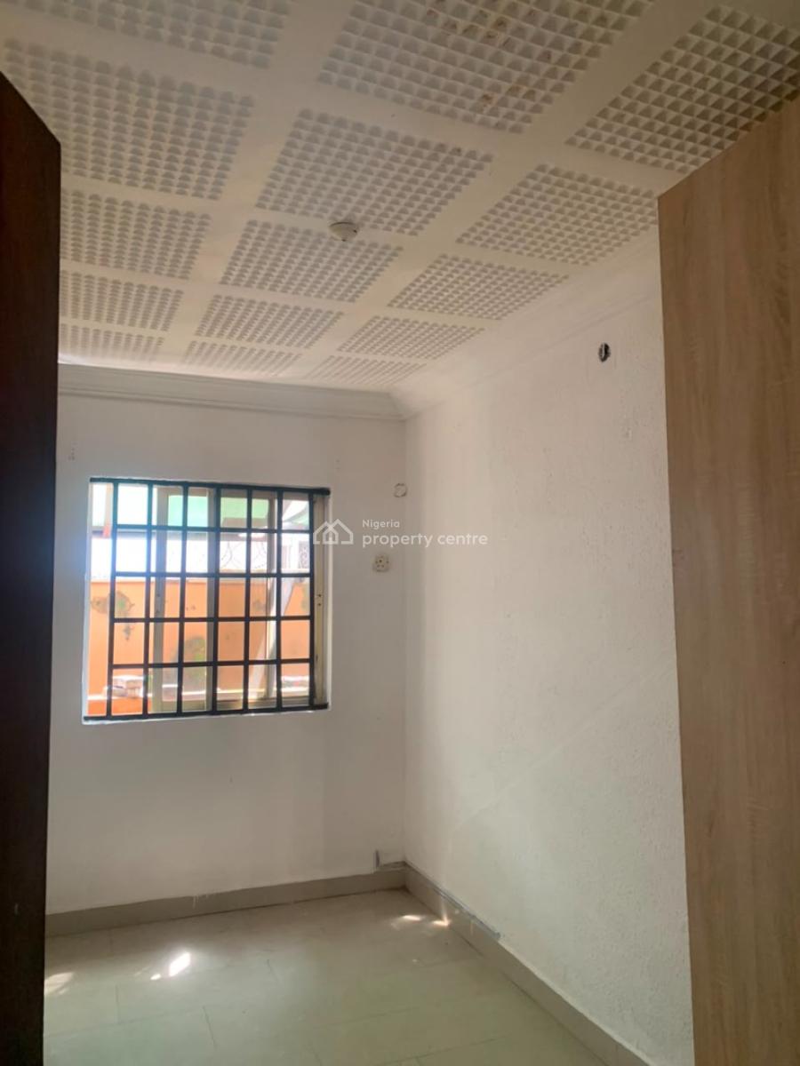 Spacious Luxury Shared Apartment with Excellent Features, Mobil Road, Ilaje, Ajah, Lagos, Flat / Apartment for Rent