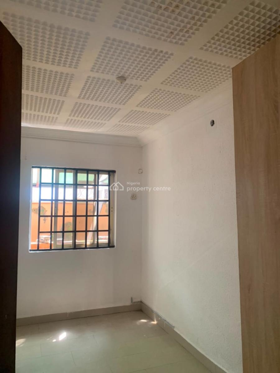 Spacious Luxury Shared Apartment with Excellent Features, Mobil Road, Ilaje, Ajah, Lagos, Flat / Apartment for Rent
