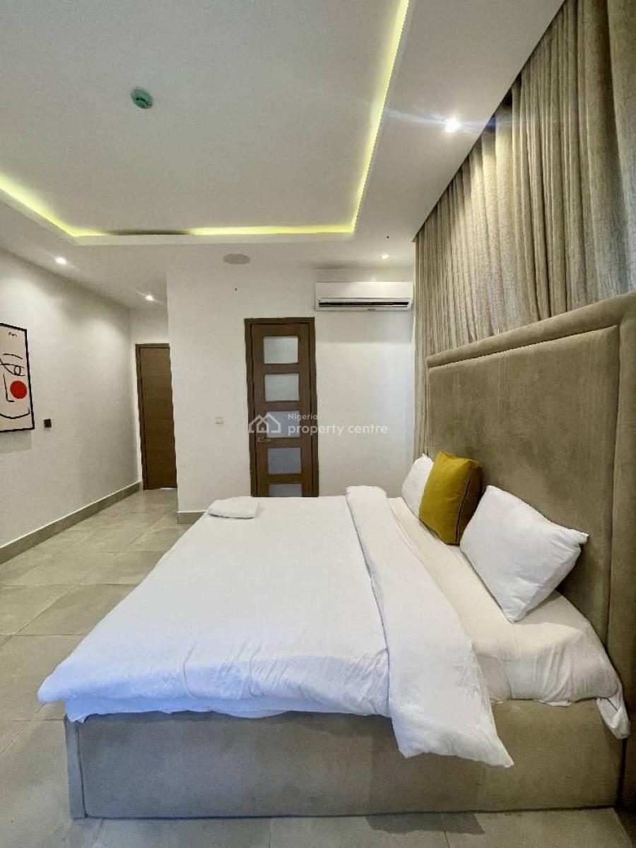 Distinguished 2-bedroom Apartment, Lekki Phase 1, Lekki, Lagos, Flat / Apartment Short Let
