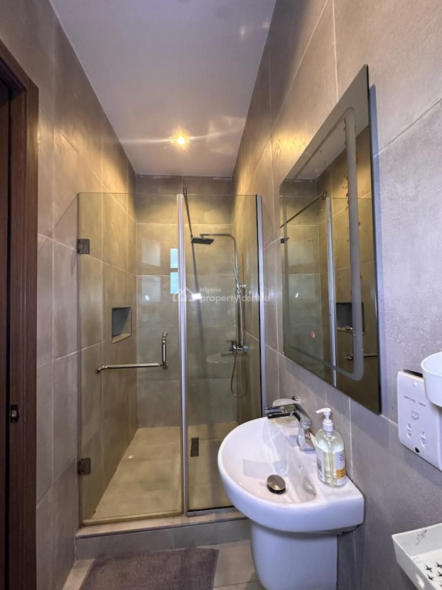 Distinguished 2-bedroom Apartment, Lekki Phase 1, Lekki, Lagos, Flat / Apartment Short Let