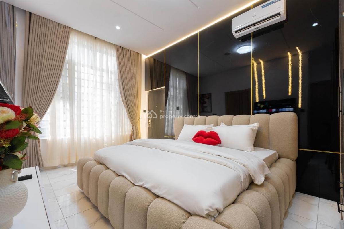 Impeccably Furnished 2-bedroom Apartment with High-end Finishes, Ologolo, Lekki, Lagos, Flat / Apartment Short Let