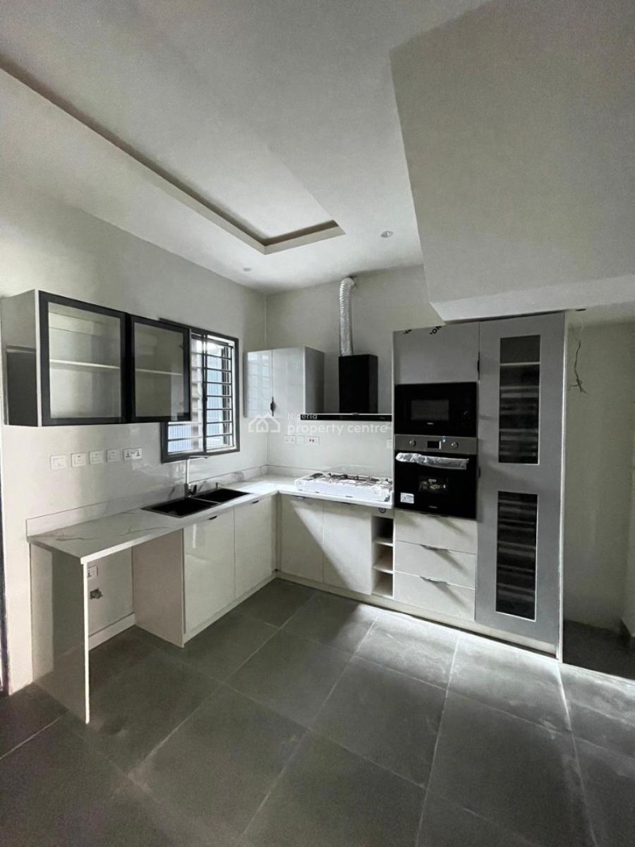 Luxury 4-bedroom Terrace Duplex with Bq -- ₦330m, 4 Bedrooms -- All En-suite  Smart Home Features  Spacious Compound  S, Lekki, Lagos, Terraced Duplex for Sale