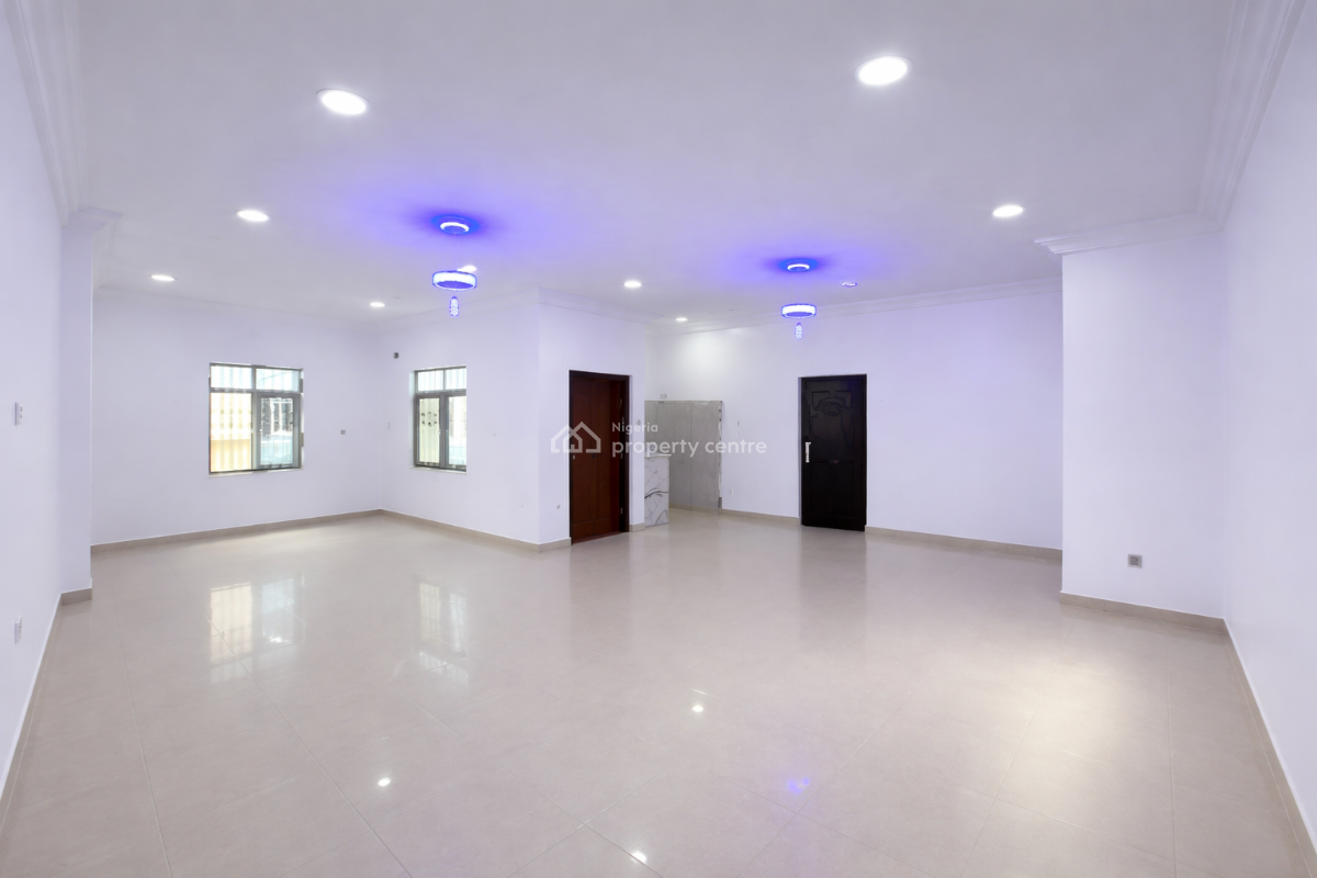 Massive Studio Apartment Upstairs with Wardrobe, Chevron Drive Bera Estate, Lekki, Lagos, Self Contain (single Rooms) for Rent