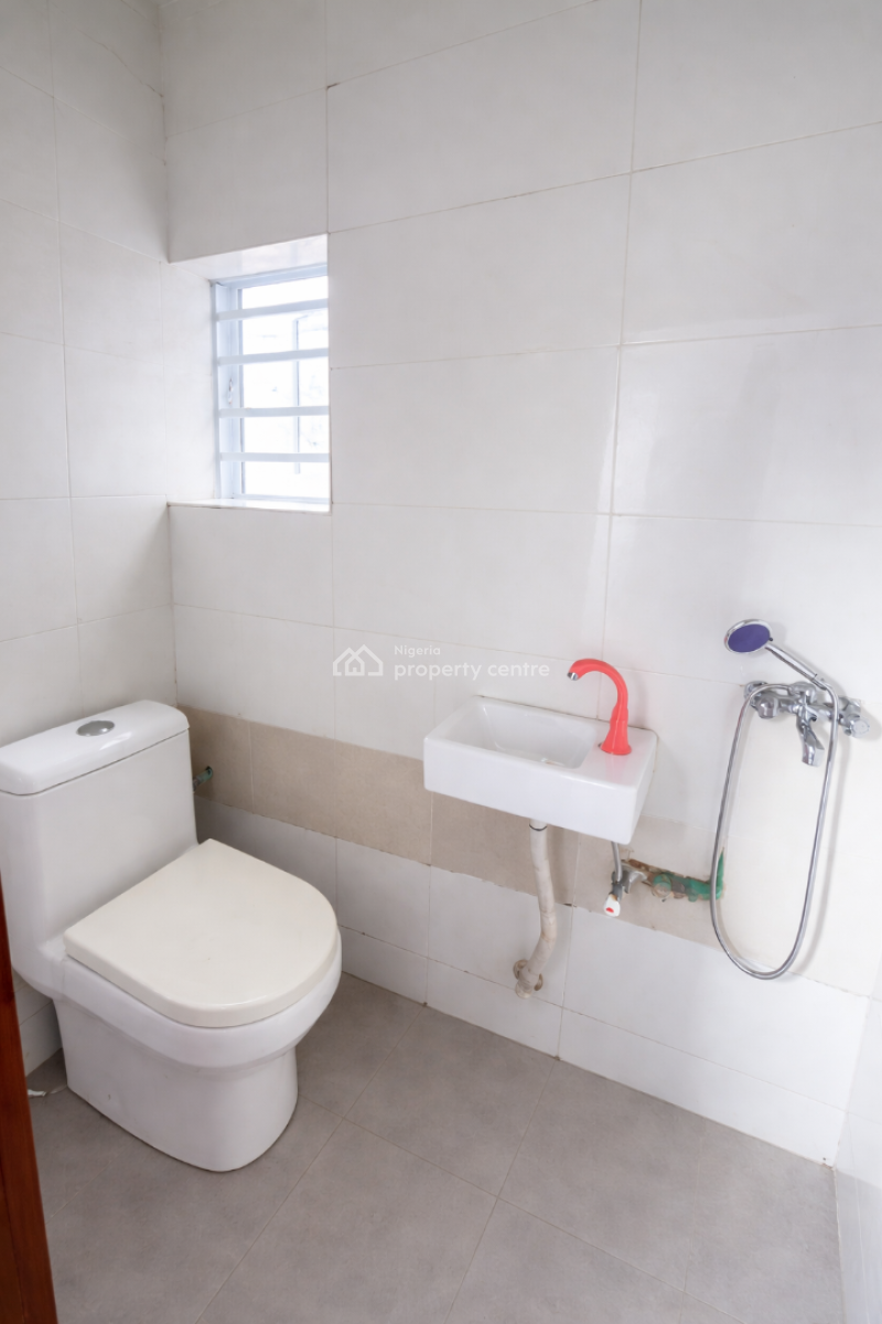 Massive Studio Apartment Upstairs with Wardrobe, Chevron Drive Bera Estate, Lekki, Lagos, Self Contain (single Rooms) for Rent