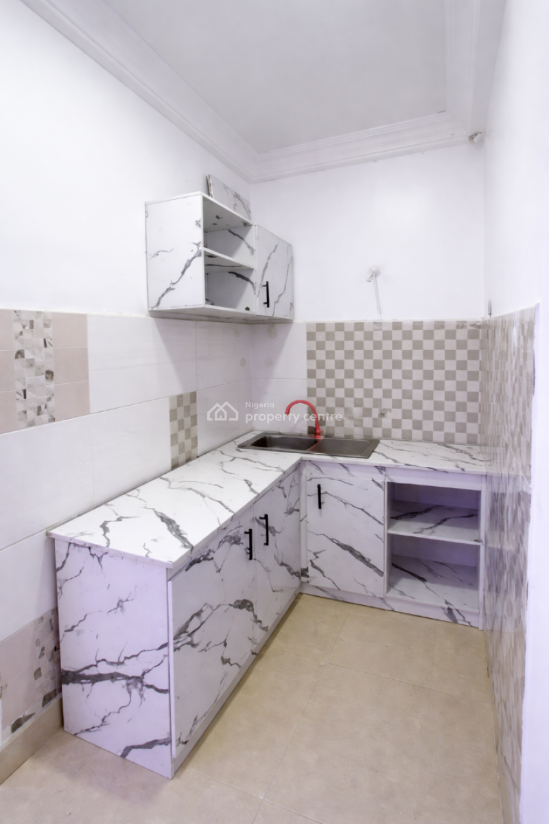 Massive Studio Apartment Upstairs with Wardrobe, Chevron Drive Bera Estate, Lekki, Lagos, Self Contain (single Rooms) for Rent