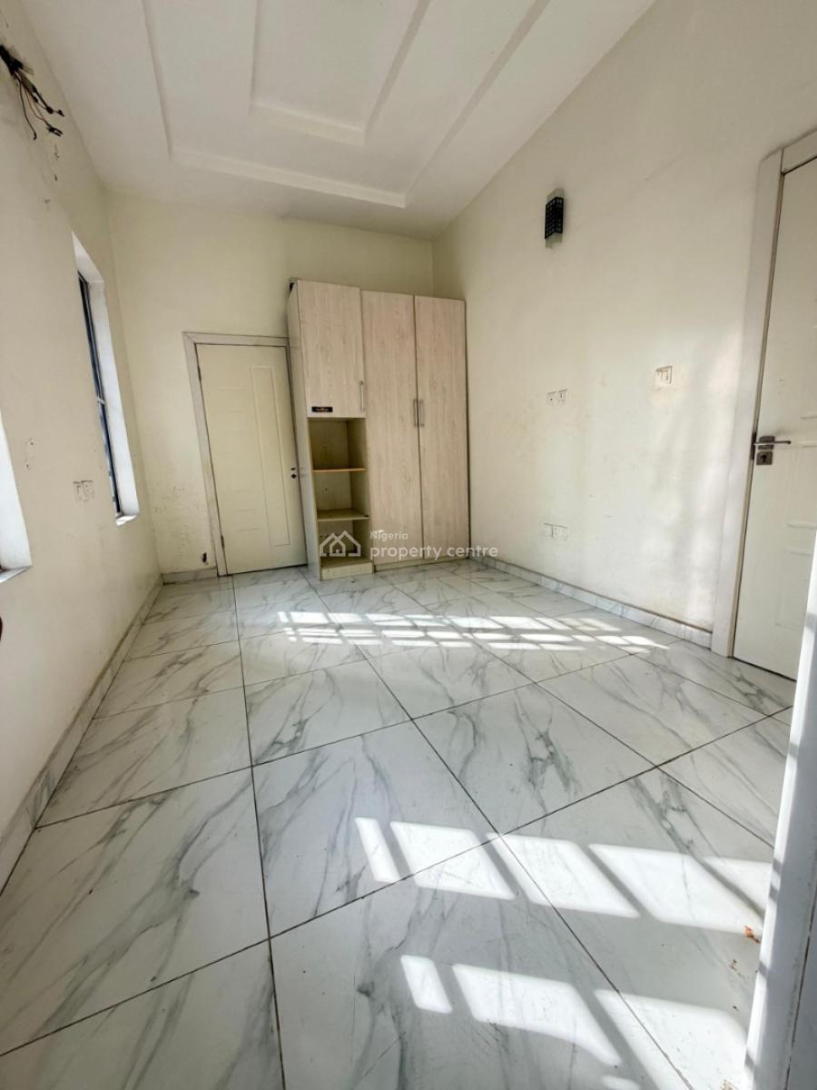 Single Room Upstairs in a Shared Apartment Upstairs, Osapa London, Osapa, Lekki, Lagos, Flat / Apartment for Rent