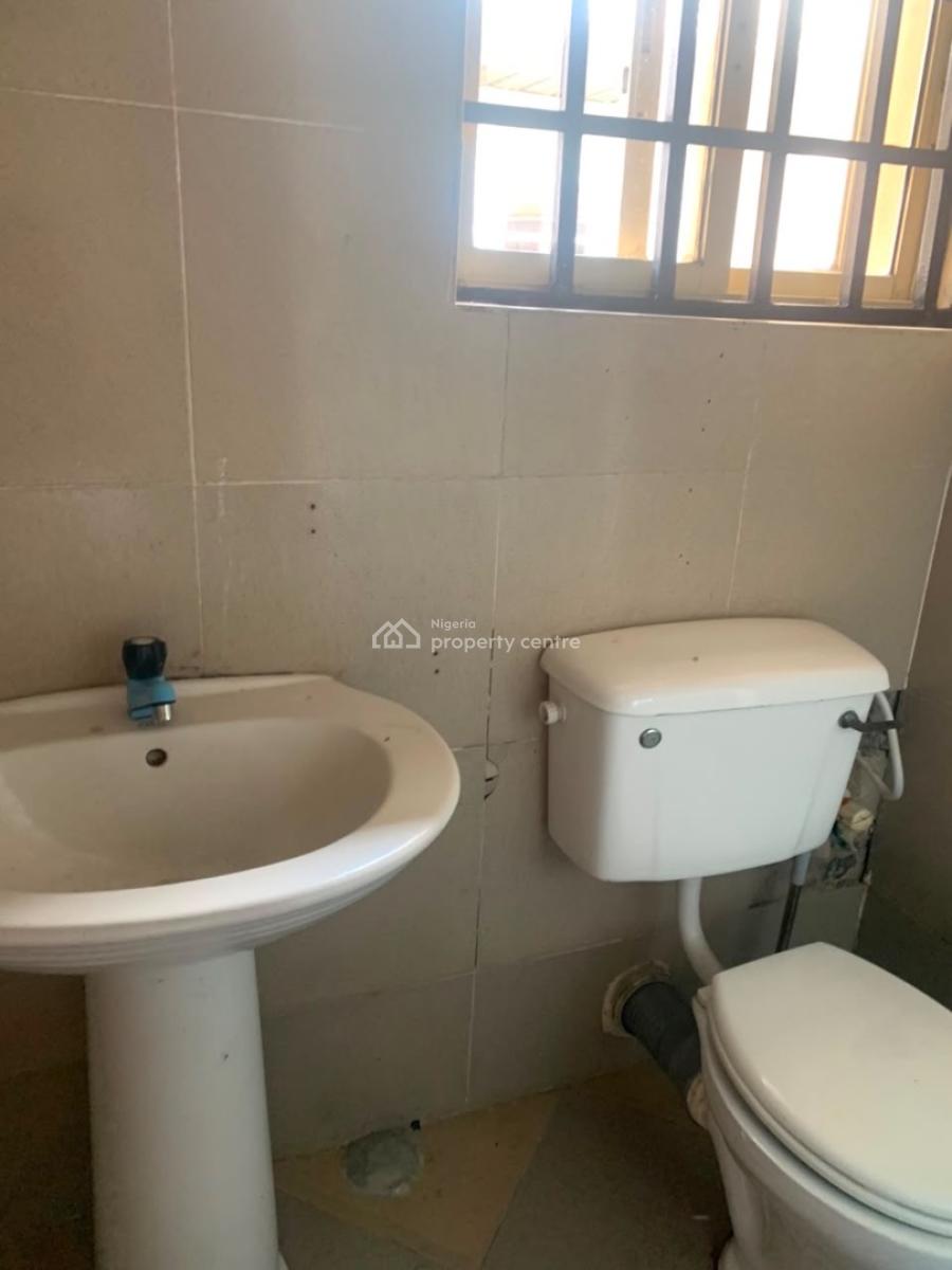 Spacious Room in a Shared Apartment, Off Mobil Road, Sangotedo, Ajah, Lagos, Ajah, Lagos, Self Contain (single Rooms) for Rent