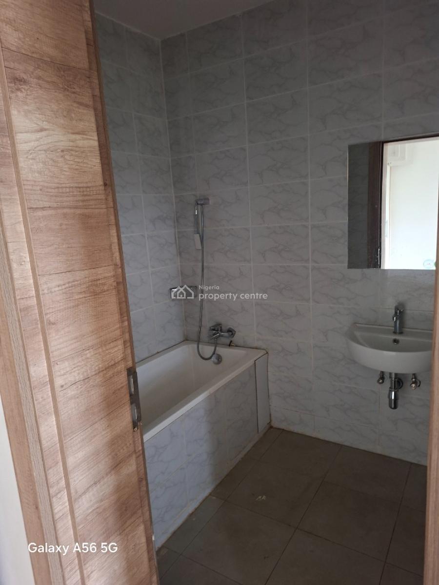 3 Bedrooms Flat with 1 Room Bq, Near Tak Continental, Life Camp, Abuja, Flat / Apartment for Rent