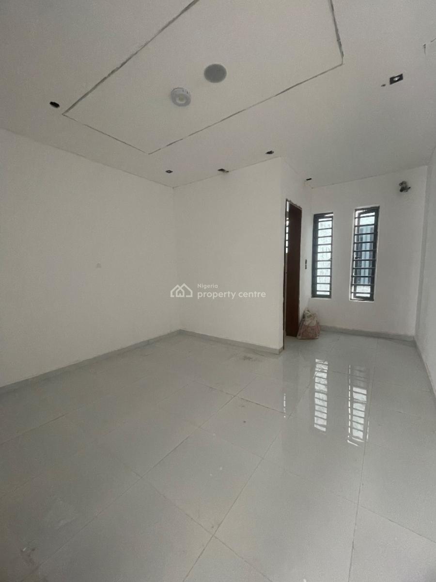 Service 1 Bedroom Apartment with Central Gas Supply, Pool, Gym, Vgc, Lekki, Lagos, Flat / Apartment for Sale
