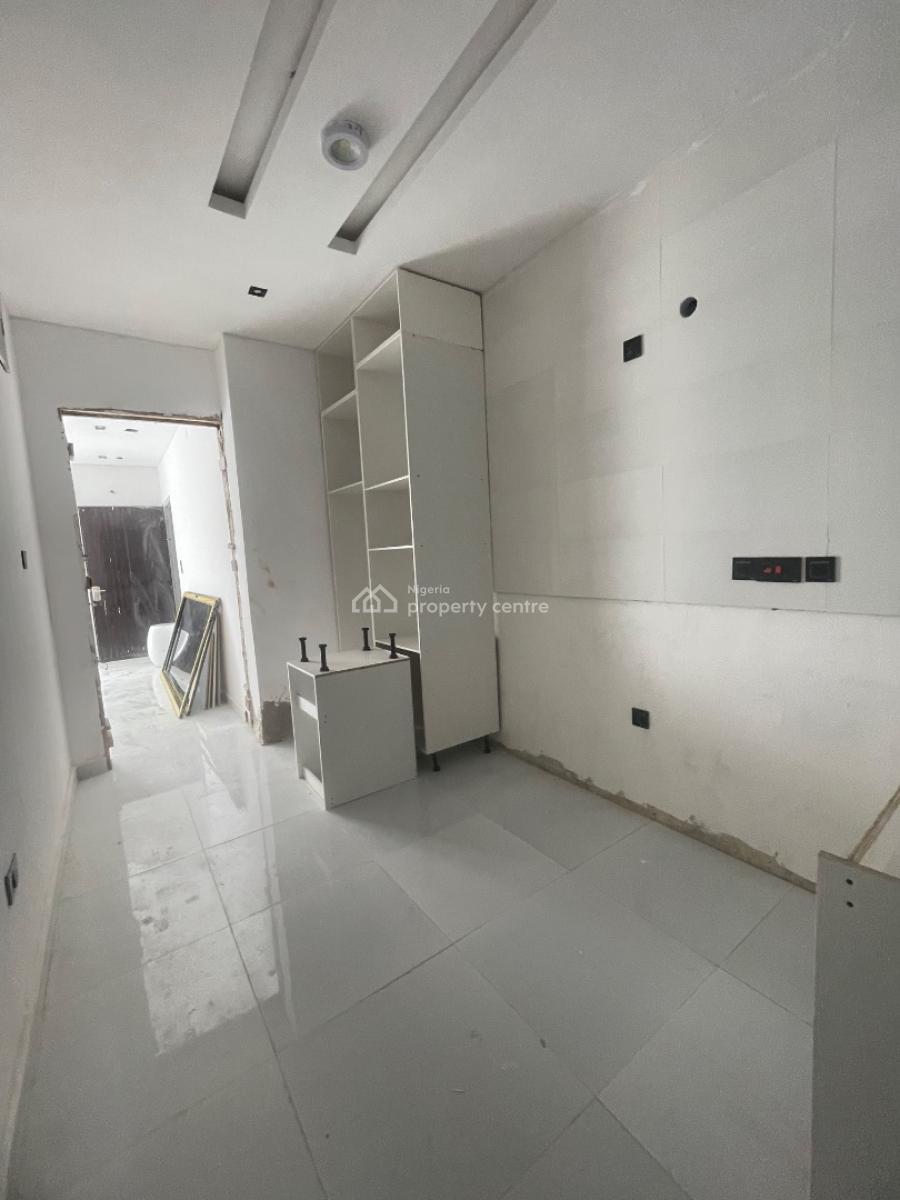 Service 1 Bedroom Apartment with Central Gas Supply, Pool, Gym, Vgc, Lekki, Lagos, Flat / Apartment for Sale