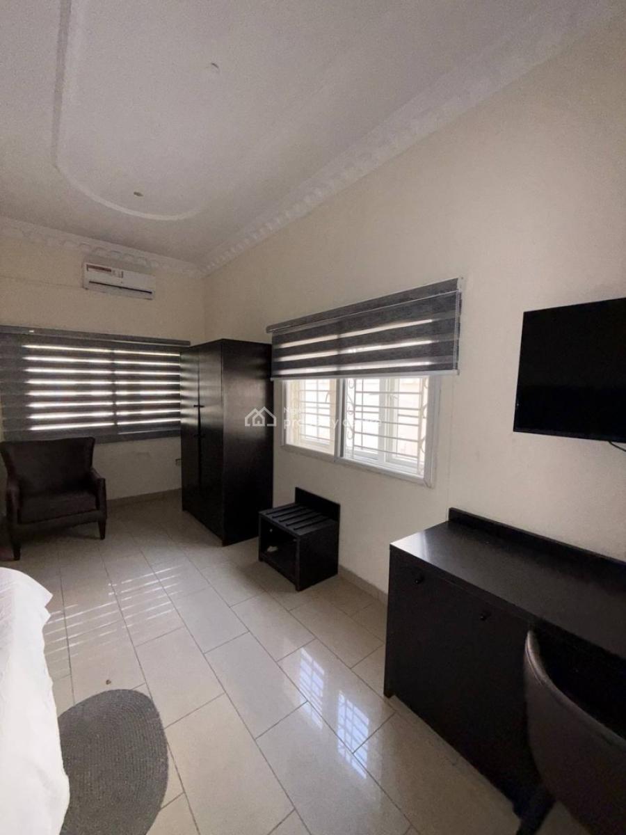 16-rooms Detached House, Lekki Phase 1, Lekki, Lagos, Flat / Apartment for Rent