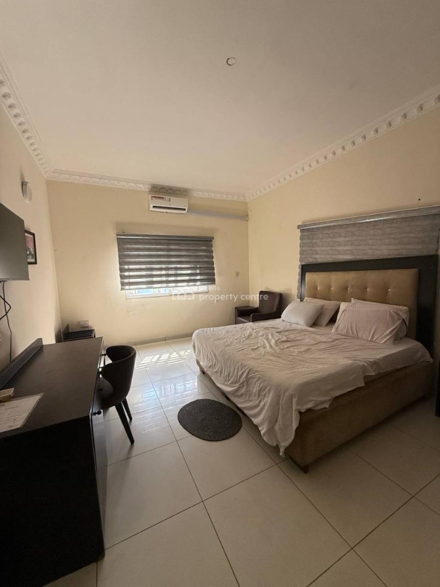 16-rooms Detached House, Lekki Phase 1, Lekki, Lagos, Flat / Apartment for Rent