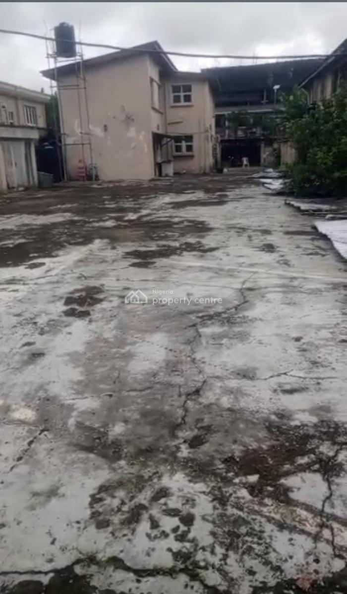 Dealing Directly with The Mandate   700sqm on Razaq Balogun, Surulere, Lagos, Block of Flats for Sale