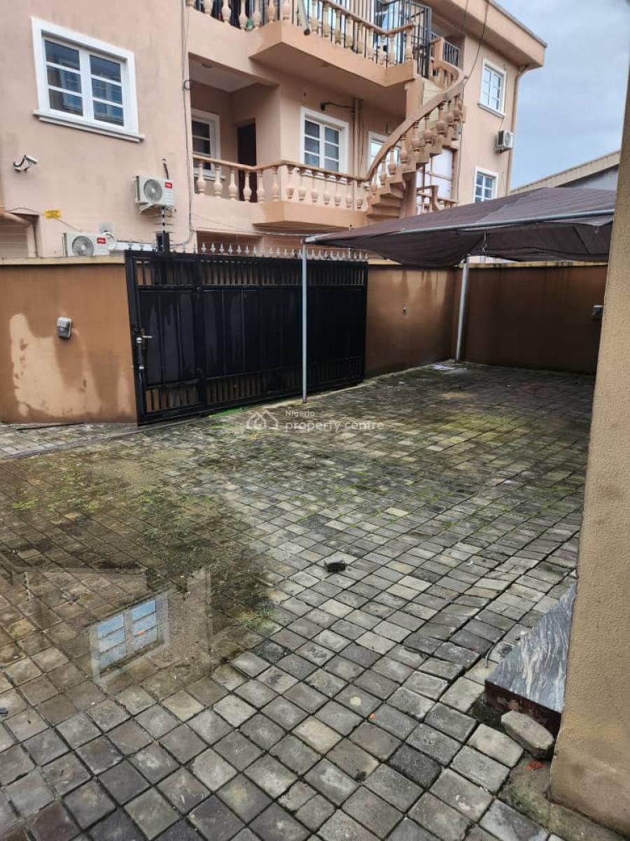 Semi Detached 5beds with 1 Room Bq, Lekki Phase 1, Lekki, Lagos, Flat / Apartment for Rent