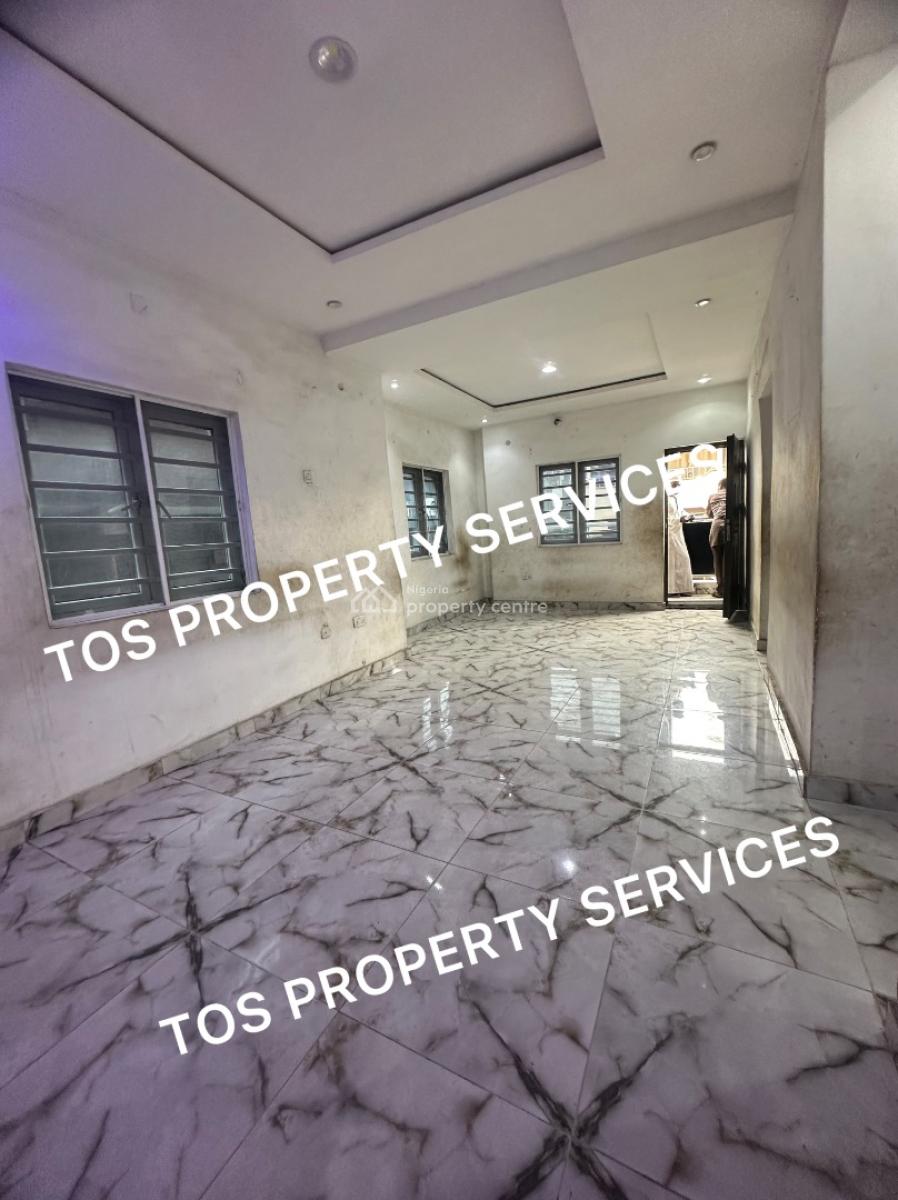 Spacious 2 Bedroom Flat + 2 Balconies, Off Herbert Macaulay Way, Yaba, Lagos, Flat / Apartment for Rent