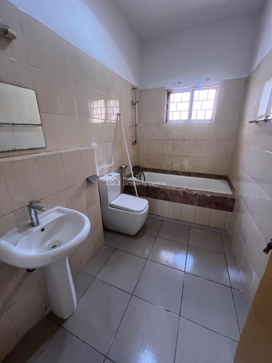 Massive 3 Bedroom Terrace with 1 Room and Parlour Bq in a Serene Estat, Jabi, Abuja, Terraced Duplex for Rent