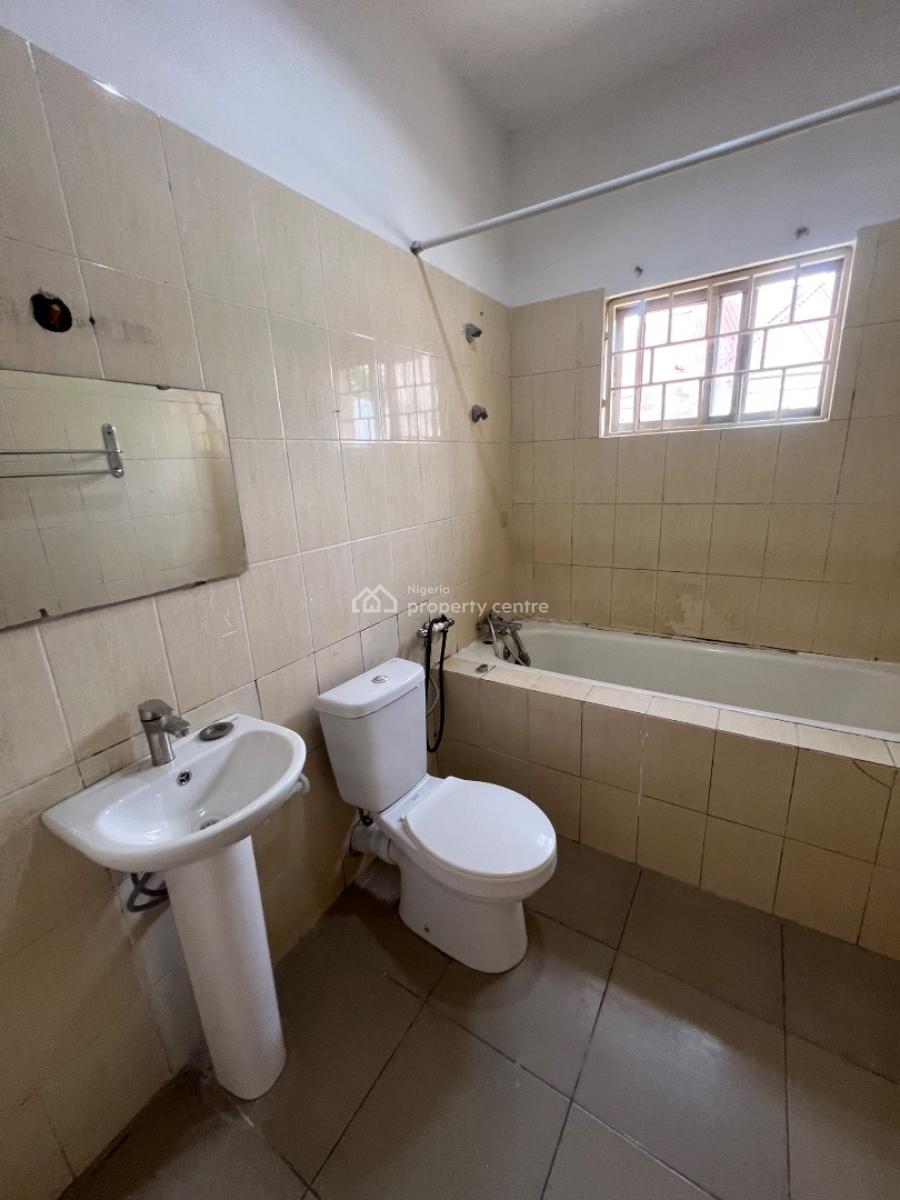 Massive 3 Bedroom Terrace with 1 Room and Parlour Bq in a Serene Estat, Jabi, Abuja, Terraced Duplex for Rent