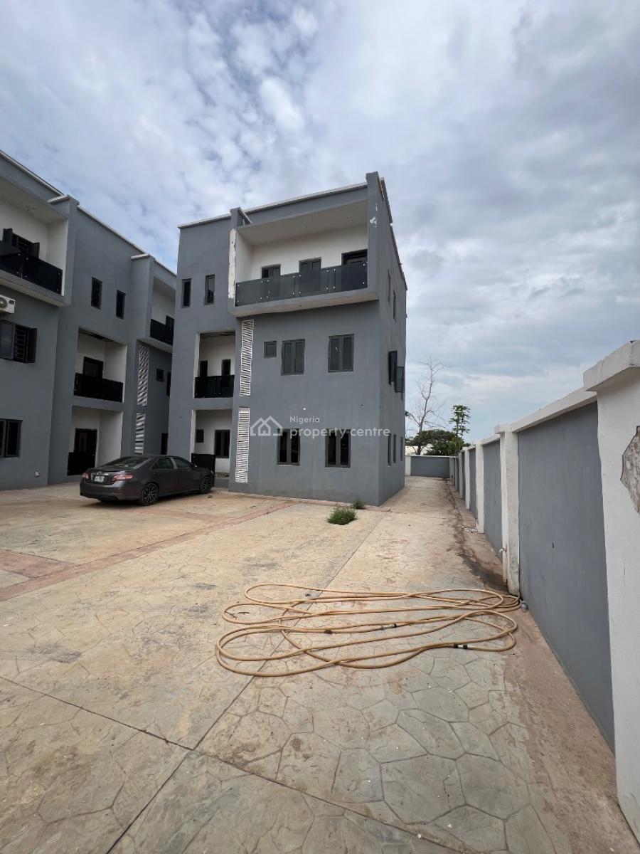Luxury Massive 5 Bedroom Terrace with Private Backyard,movein Immediat, Gaduwa, Abuja, Terraced Duplex for Sale