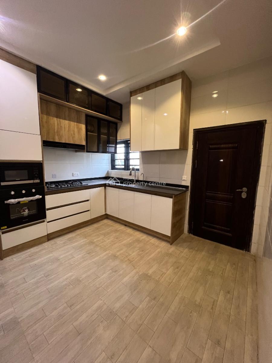 Luxury Massive 5 Bedroom Terrace with Private Backyard,movein Immediat, Gaduwa, Abuja, Terraced Duplex for Sale