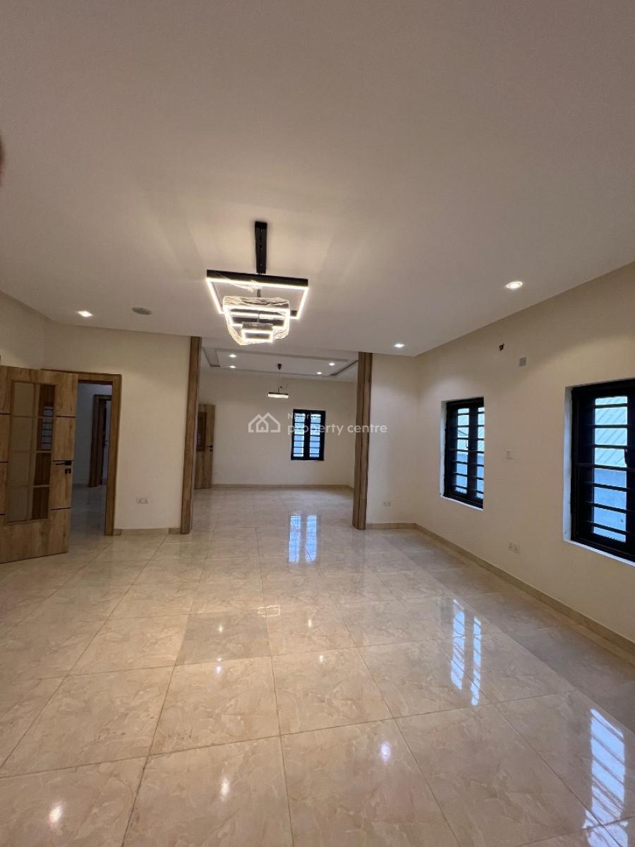 Luxury Massive 5 Bedroom Terrace with Private Backyard,movein Immediat, Gaduwa, Abuja, Terraced Duplex for Sale