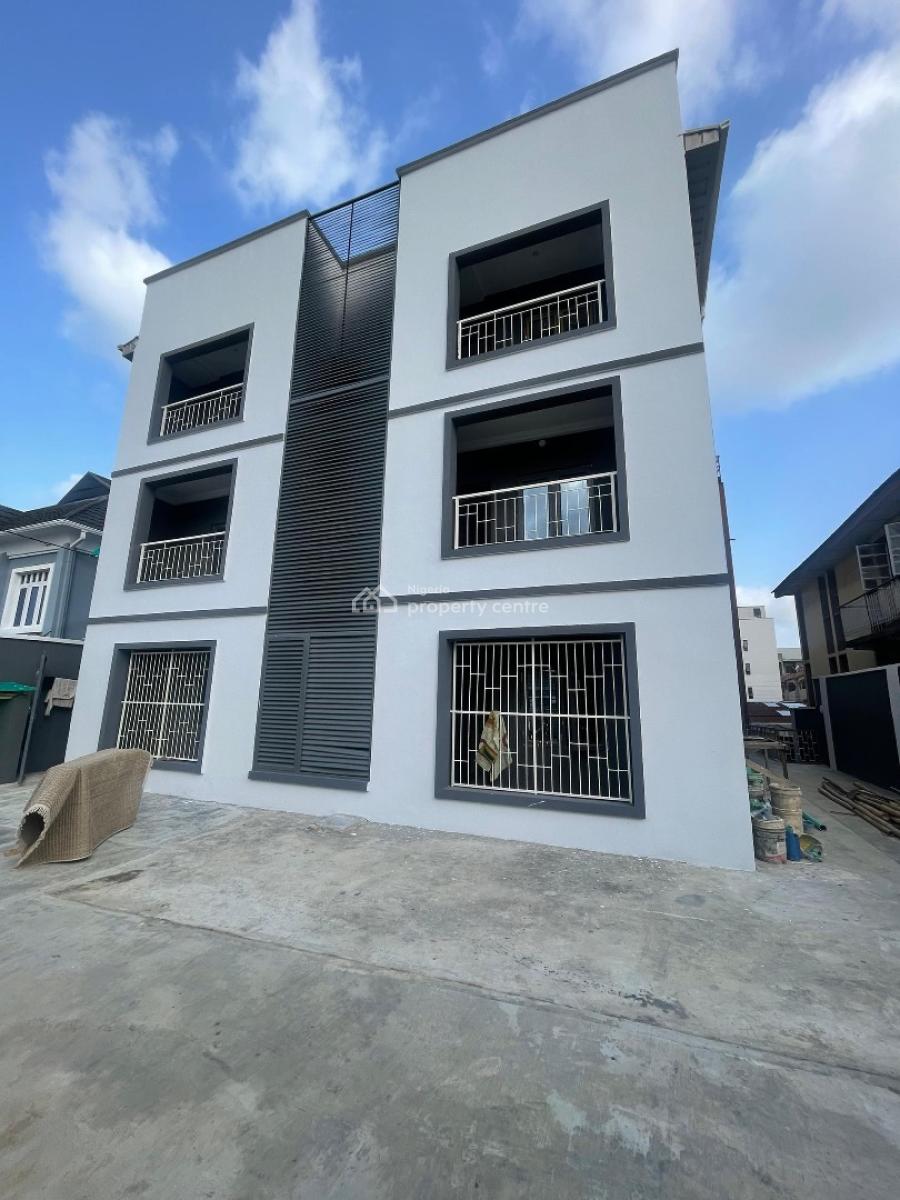 Neatly Structured 3 Apartment, Yaba, Lagos, Flat / Apartment for Rent