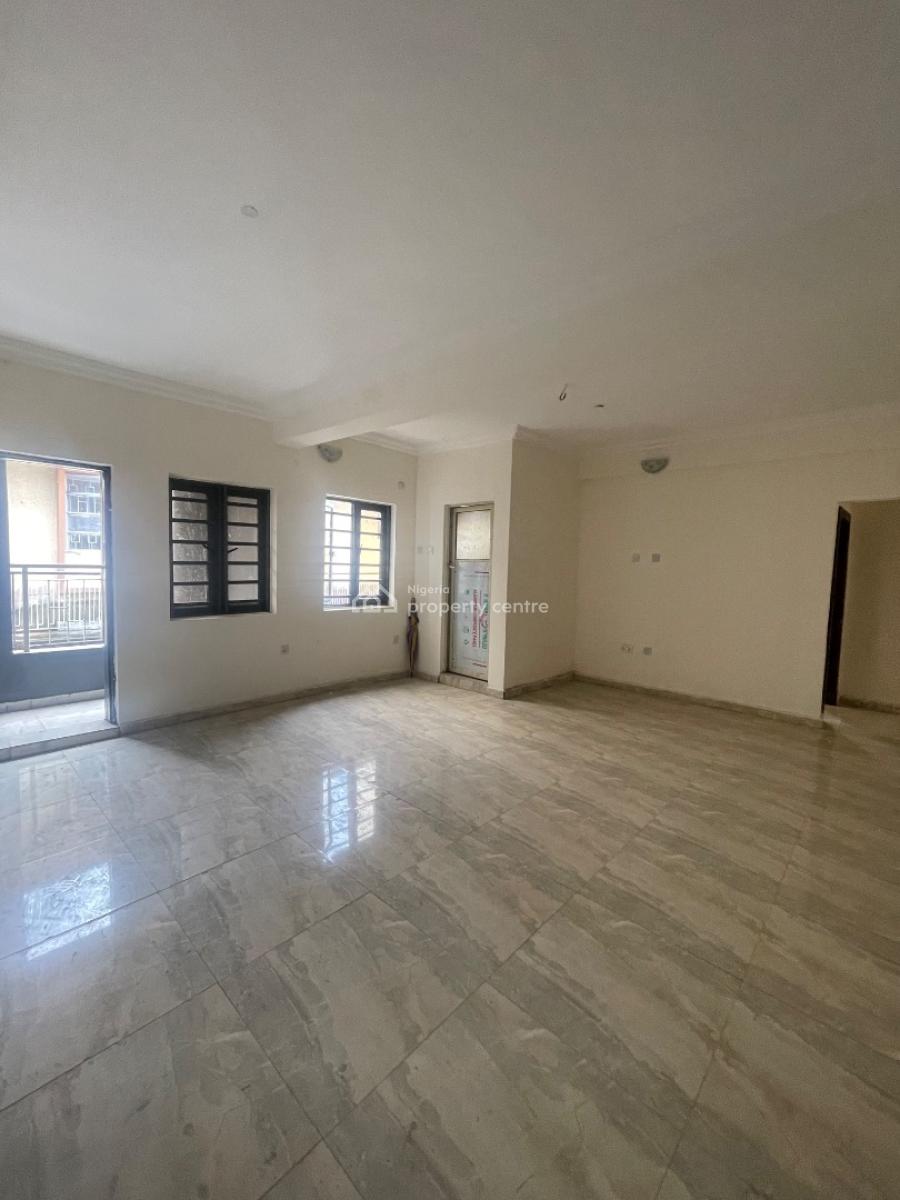 Neatly Structured 3 Apartment, Yaba, Lagos, Flat / Apartment for Rent