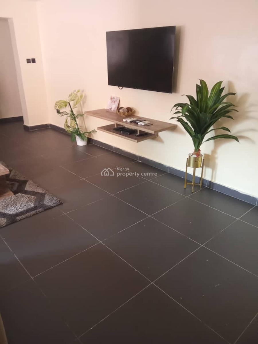3bedrooms Flat with 1 Room Bq in Lekki Phase 1, Fola Osibo, Lekki, Lagos, House for Rent