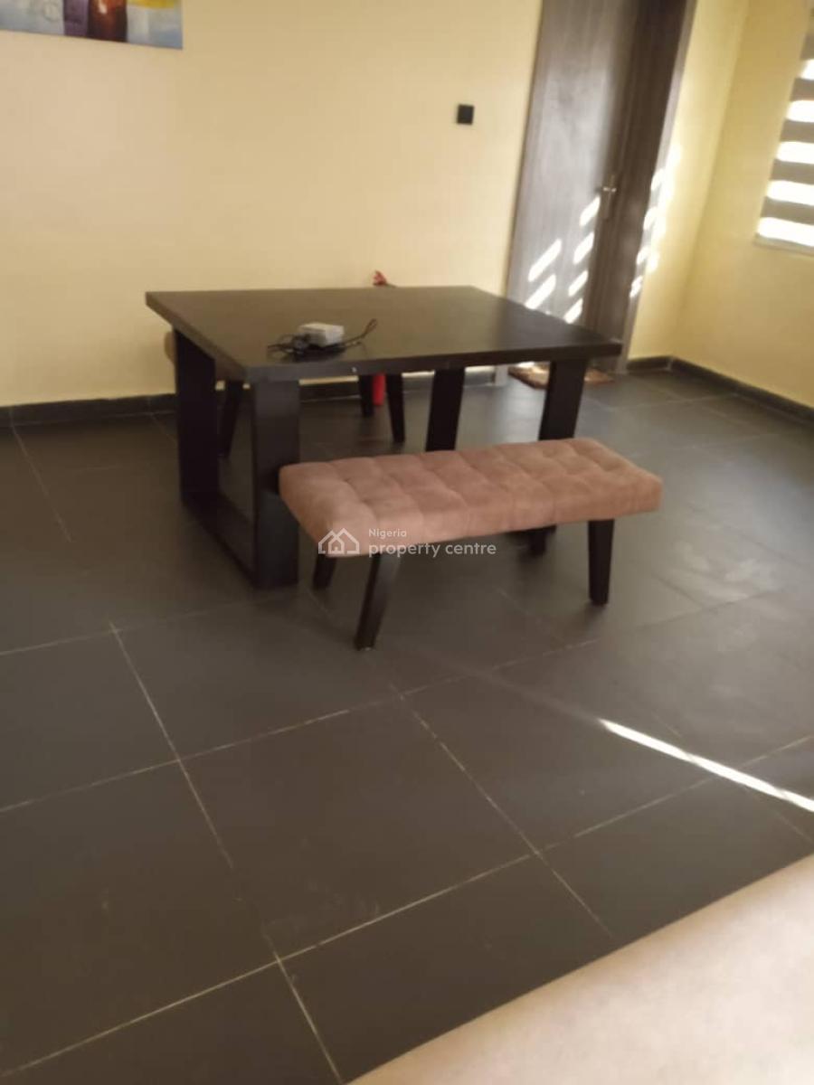 3bedrooms Flat with 1 Room Bq in Lekki Phase 1, Fola Osibo, Lekki, Lagos, House for Rent