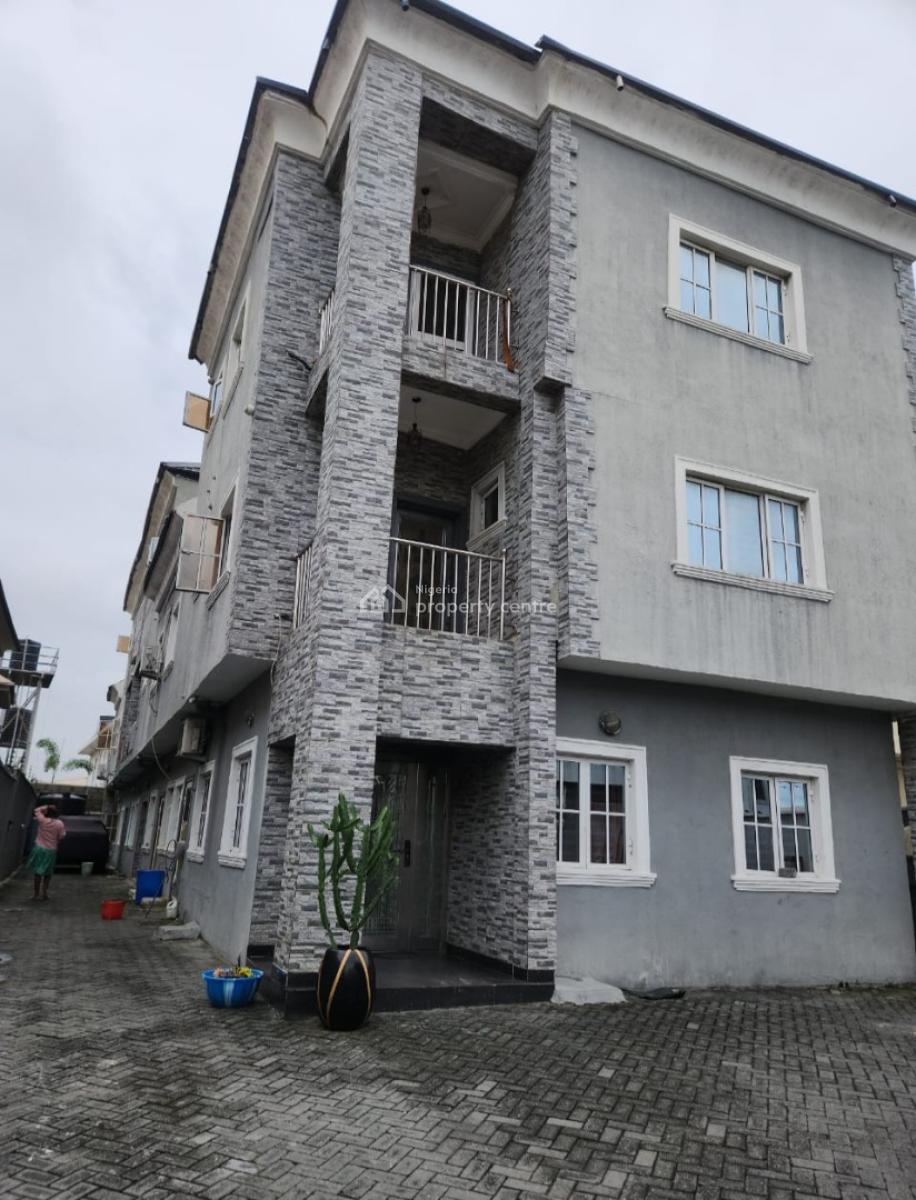 Self-serviced 3-bedroom Terraced House at Lekki Phase 1, Lekki Phase 1, Lekki, Lagos, Terraced Duplex for Rent