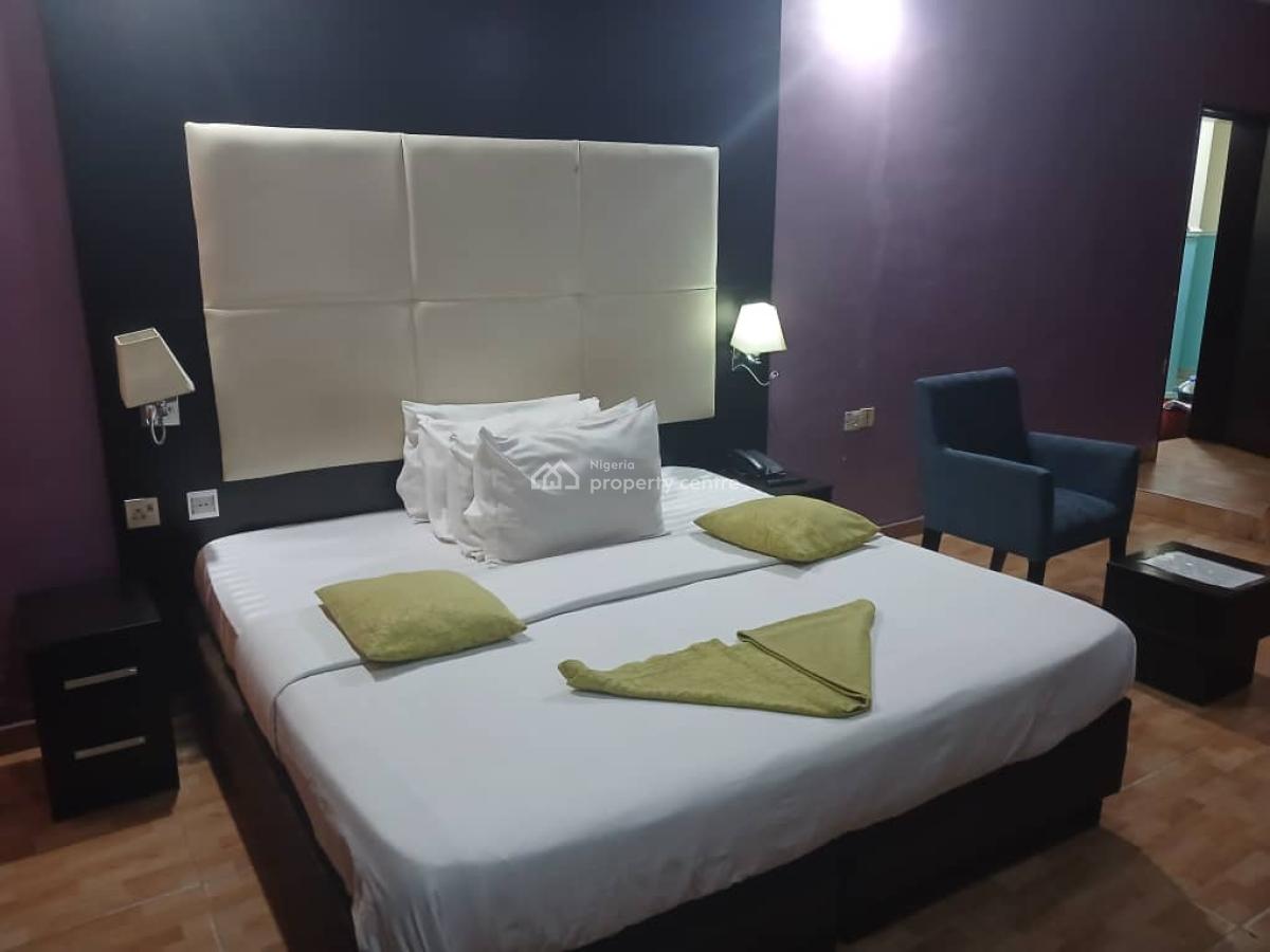 15 Rooms Functioning Hotel, Ikeja Gra, Ikeja, Lagos, Hotel / Guest House for Rent