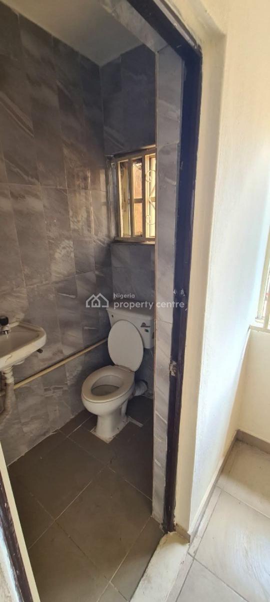Spacious 3 Bedroom Apartment Upstairs, Off Kosoko Road, Ojodu Berger, Ojodu, Lagos, Flat / Apartment for Rent