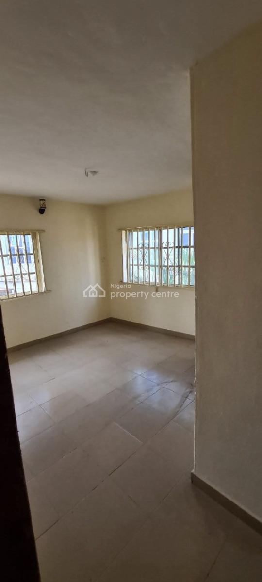 Spacious 3 Bedroom Apartment Upstairs, Off Kosoko Road, Ojodu Berger, Ojodu, Lagos, Flat / Apartment for Rent