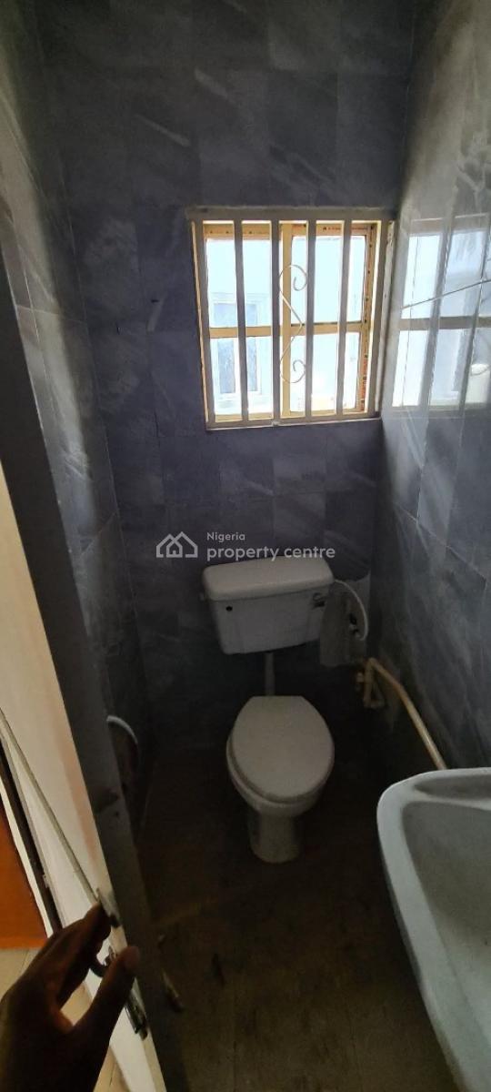Spacious 3 Bedroom Apartment Upstairs, Off Kosoko Road, Ojodu Berger, Ojodu, Lagos, Flat / Apartment for Rent