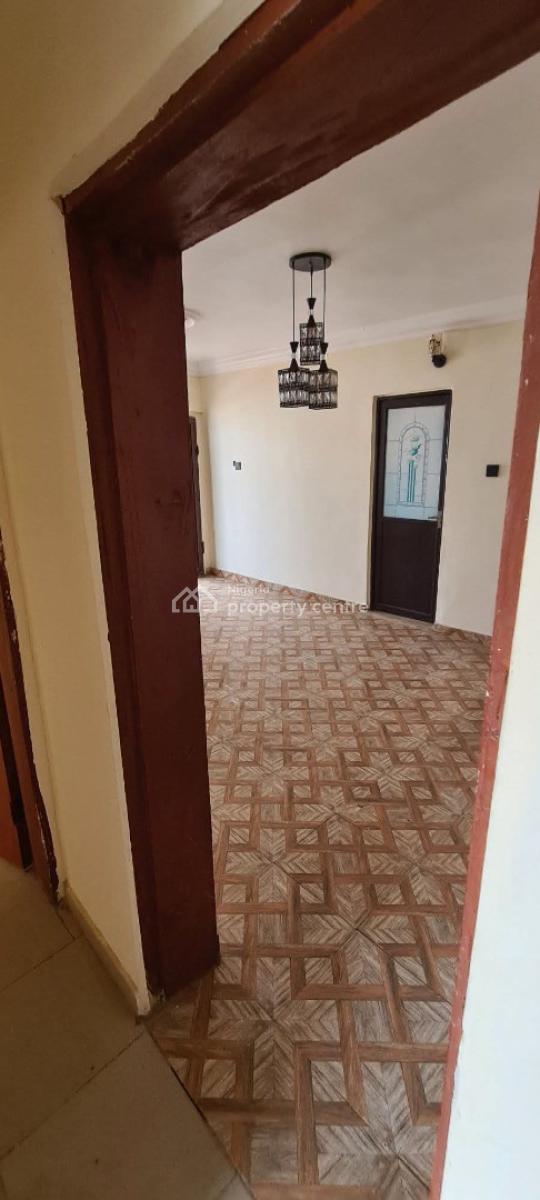 Spacious 3 Bedroom Apartment Upstairs, Off Kosoko Road, Ojodu Berger, Ojodu, Lagos, Flat / Apartment for Rent