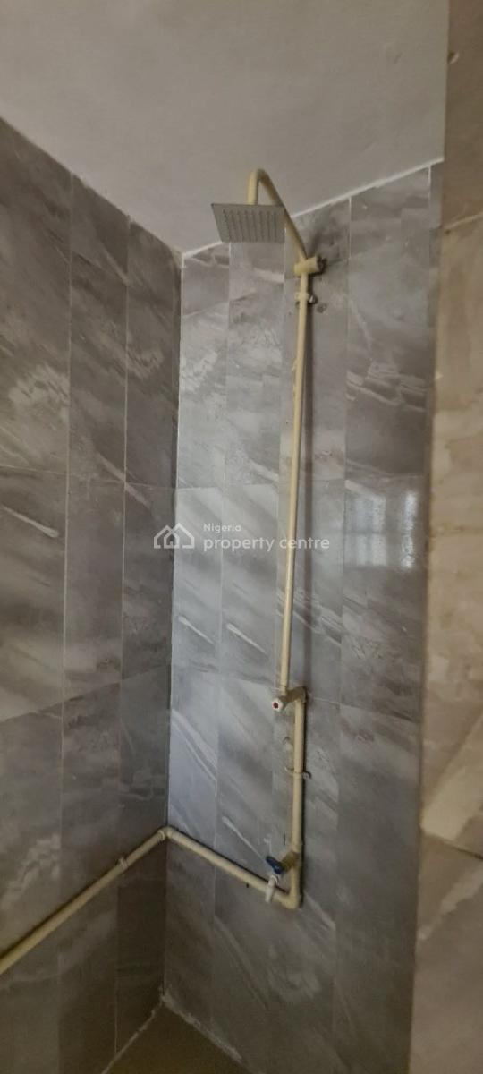 Spacious 3 Bedroom Apartment Upstairs, Off Kosoko Road, Ojodu Berger, Ojodu, Lagos, Flat / Apartment for Rent