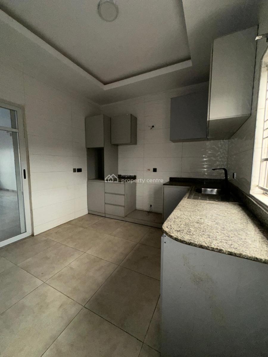 Spacious and Massive 2 Bedroom Apartment, Orchid Road, Lekki, Lagos, Flat / Apartment for Rent