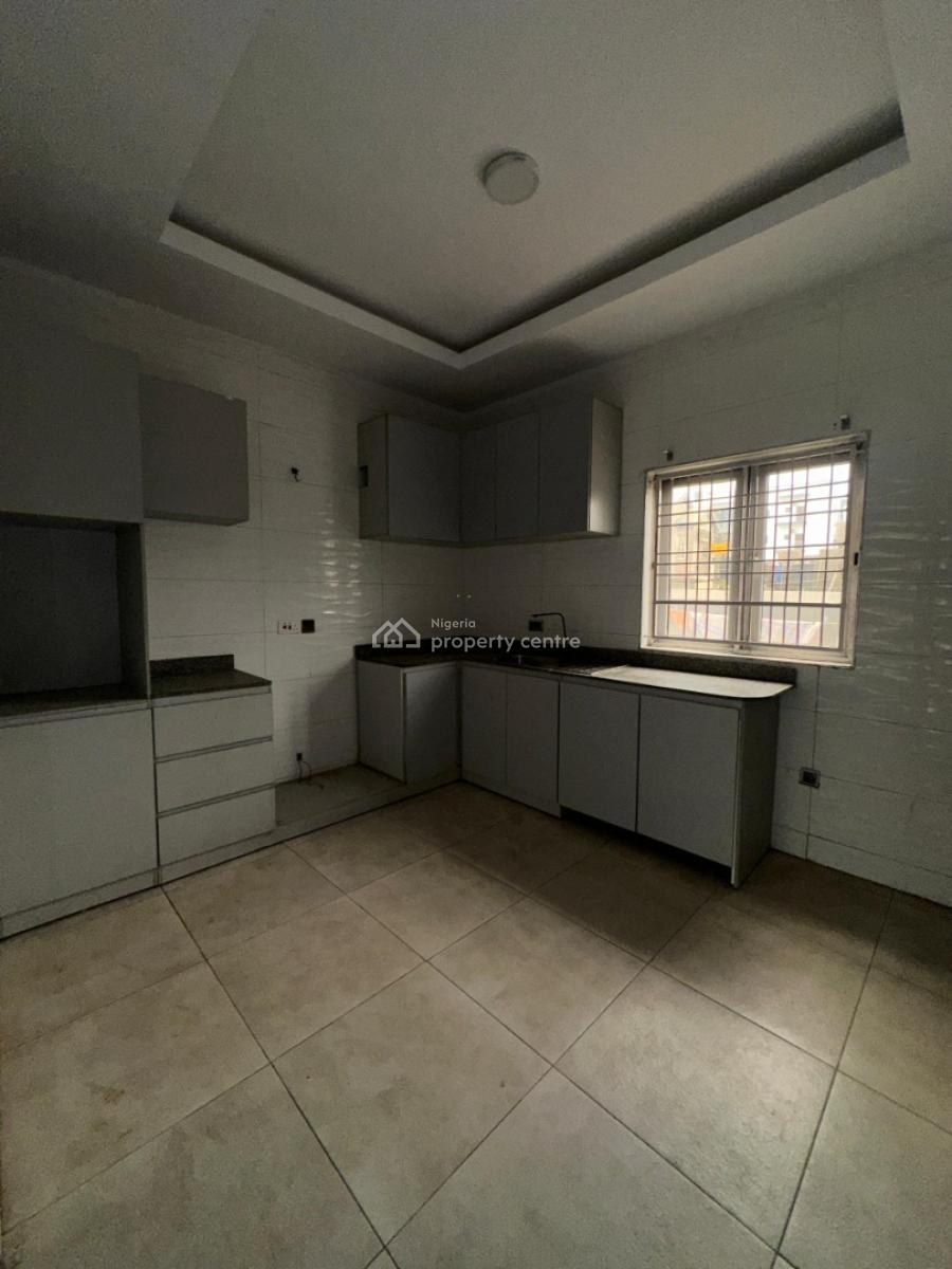 Spacious and Massive 2 Bedroom Apartment, Orchid Road, Lekki, Lagos, Flat / Apartment for Rent