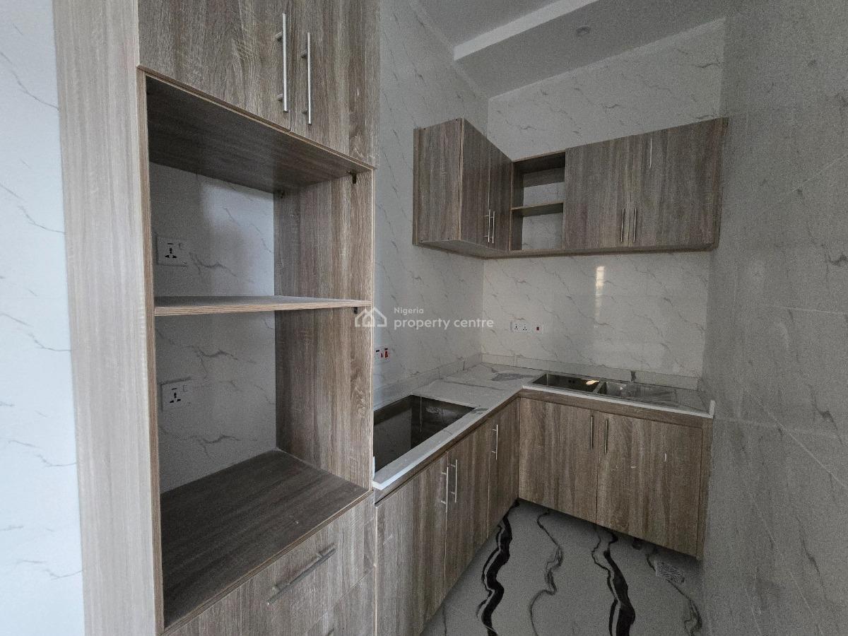 Well Finished & Fully Serviced Two (2) Bedroom Flat, Lekki Phase 1, Lekki, Lagos, Flat / Apartment for Rent
