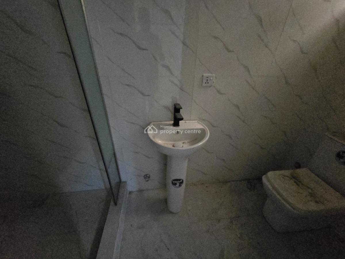 Well Finished & Fully Serviced Two (2) Bedroom Flat, Lekki Phase 1, Lekki, Lagos, Flat / Apartment for Rent