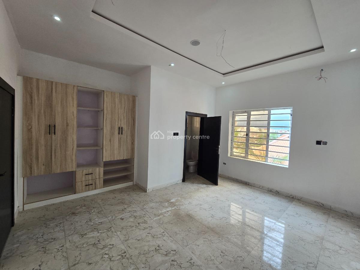Well Finished & Fully Serviced Two (2) Bedroom Flat, Lekki Phase 1, Lekki, Lagos, Flat / Apartment for Rent