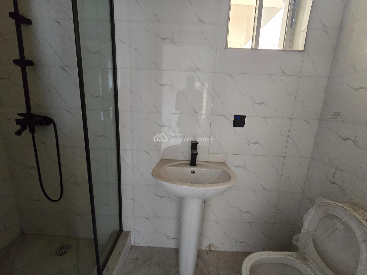 Well Finished & Fully Serviced Two (2) Bedroom Flat, Lekki Phase 1, Lekki, Lagos, Flat / Apartment for Rent
