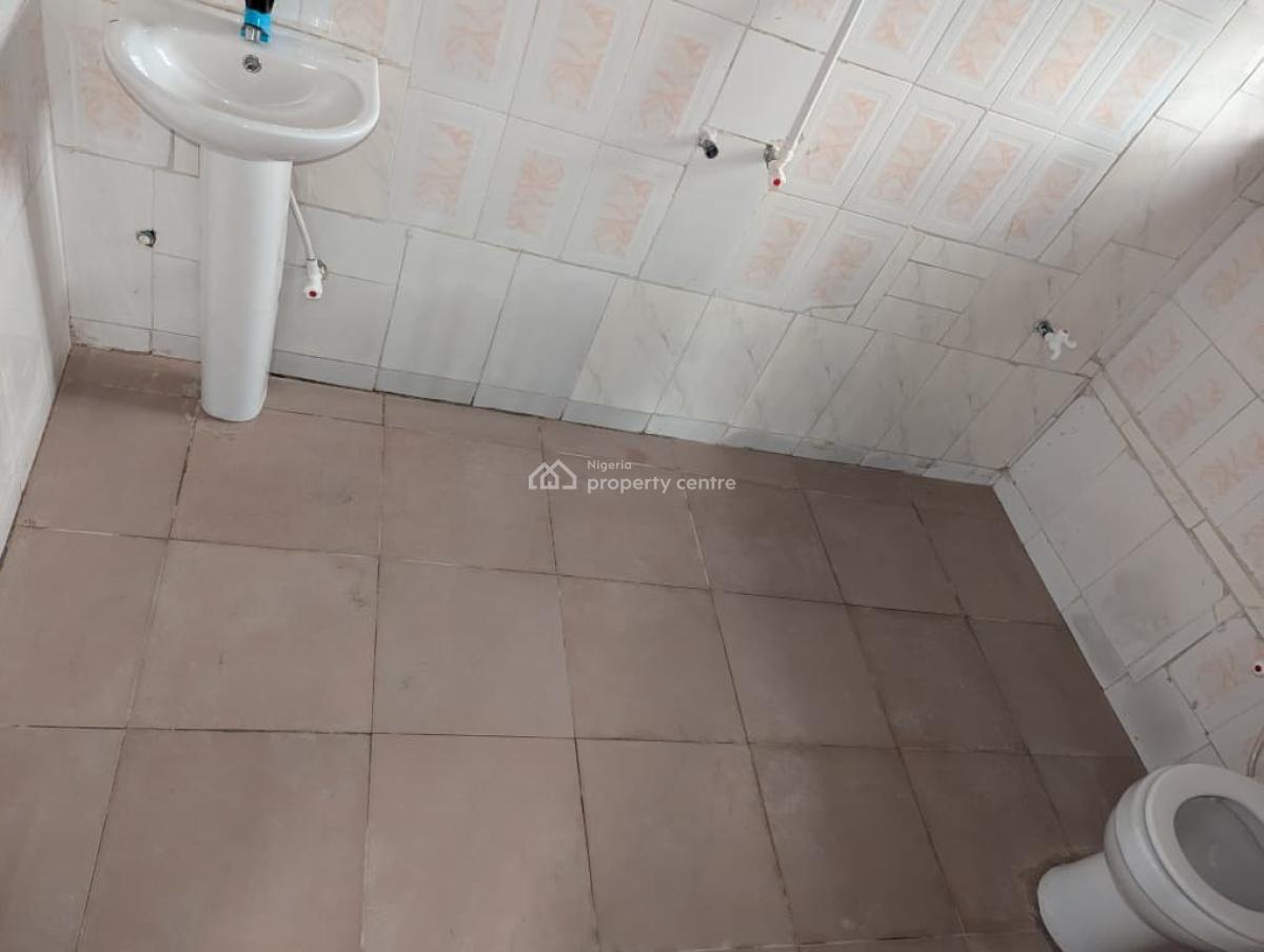 a Clean Three (3) Bedroom Flat, Osongama Estate, Uyo, Akwa Ibom, House for Rent