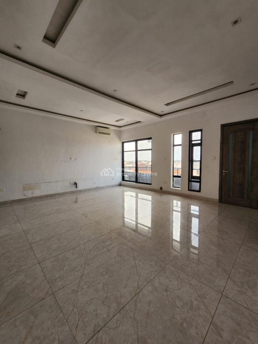 Luxury 3 Bedroom Apartment + Bq + Elevator, 24hrs Power, Off Admiralty Way, Lekki Phase 1, Lekki, Lagos, Flat / Apartment for Rent
