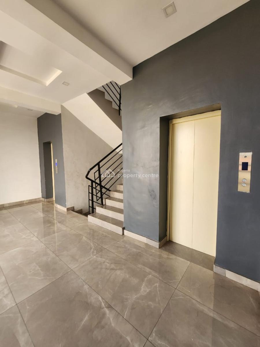 Luxury 3 Bedroom Apartment + Bq + Elevator, 24hrs Power, Off Admiralty Way, Lekki Phase 1, Lekki, Lagos, Flat / Apartment for Rent