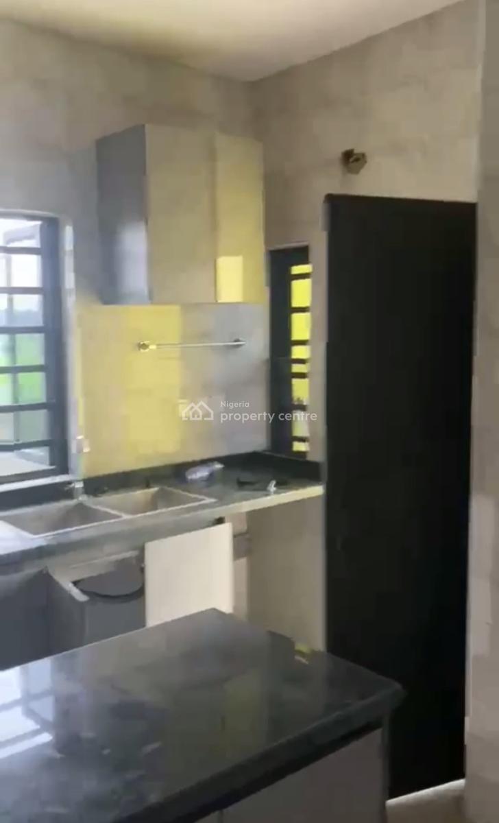 Well-maintained 4-bedroom Terrace Duplex, Off Western Avenue, Surulere, Lagos, Terraced Duplex for Rent