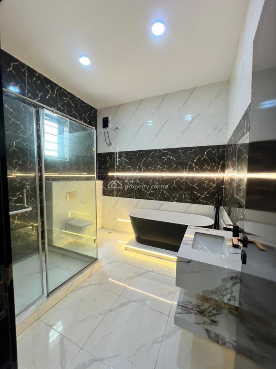 Well Built 5 Bedroom Detached Duplex Plus Two Kitchens, Lekki, Lagos, Detached Duplex for Sale